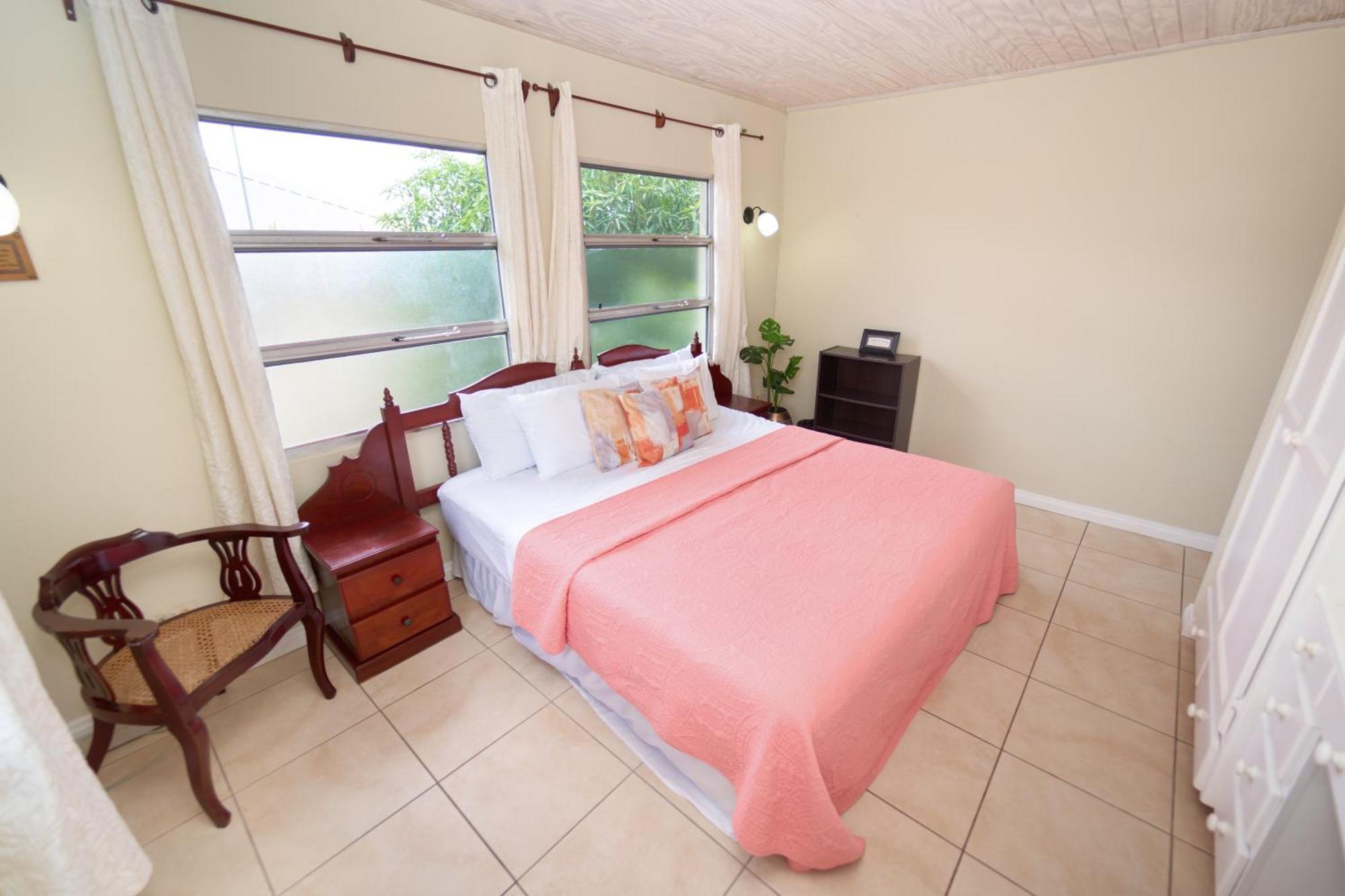 Spacious 3-Bedroom Home - Regency Park บริดจ์ทาวน์ ภายนอก รูปภาพ