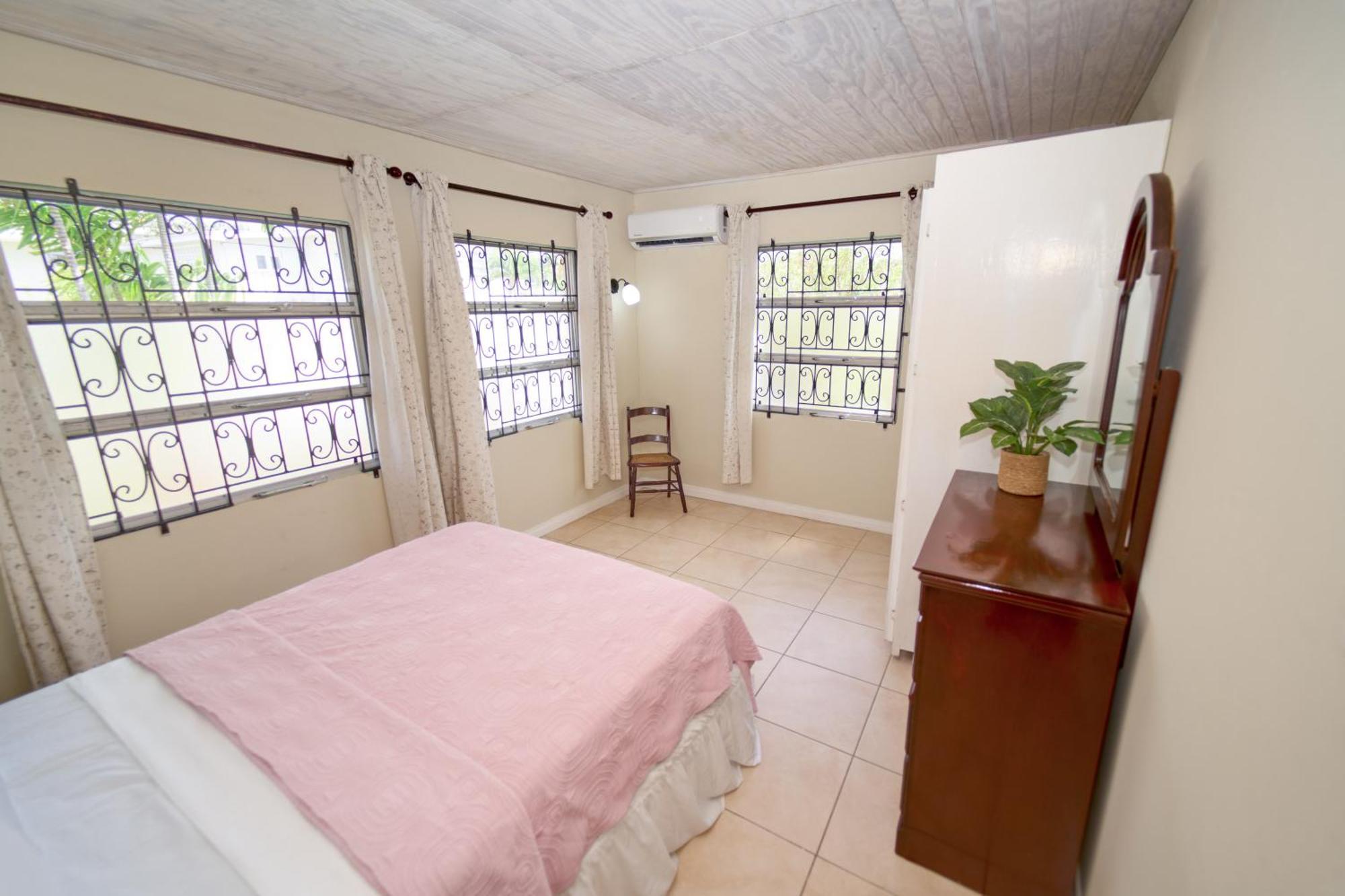 Spacious 3-Bedroom Home - Regency Park บริดจ์ทาวน์ ภายนอก รูปภาพ