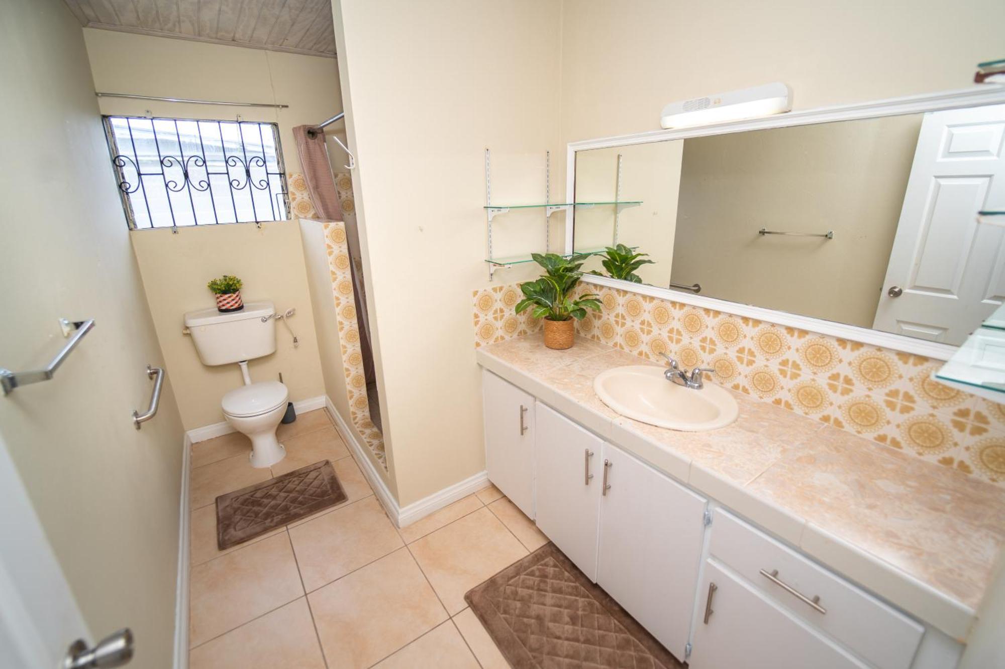 Spacious 3-Bedroom Home - Regency Park บริดจ์ทาวน์ ภายนอก รูปภาพ
