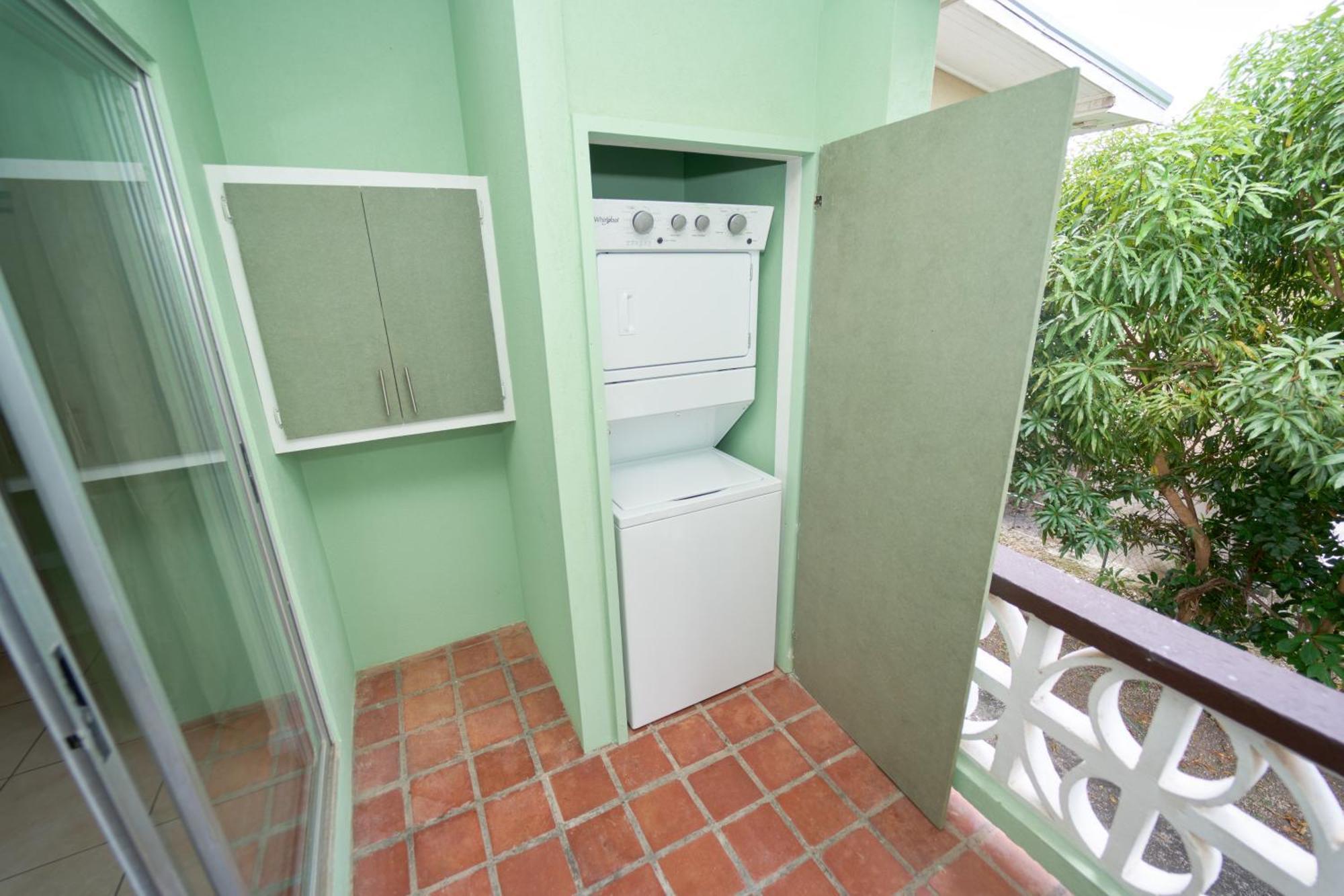 Spacious 3-Bedroom Home - Regency Park บริดจ์ทาวน์ ภายนอก รูปภาพ