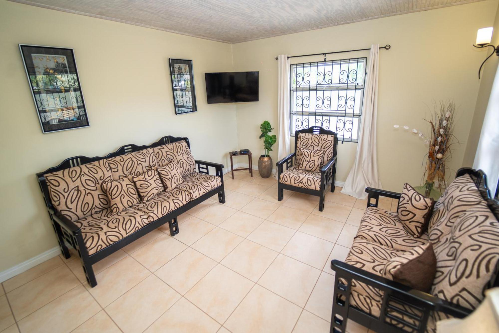Spacious 3-Bedroom Home - Regency Park บริดจ์ทาวน์ ภายนอก รูปภาพ